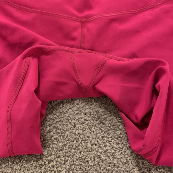 Lululemon Wunder Train HR 28" - Picture 4 of 4